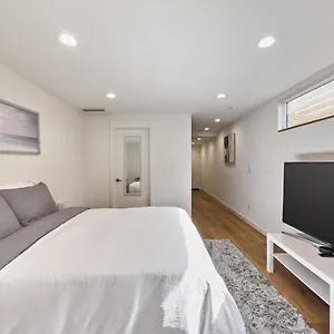 Modern Near Light Rail Apartment